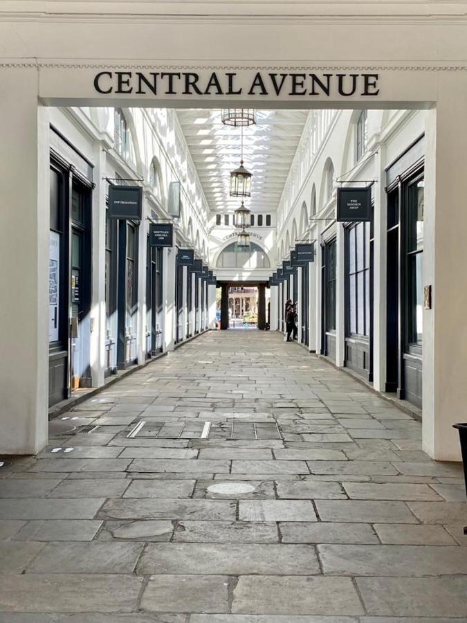 1A, Opera House 1St Floor By Indigo Flats Apartment London Bagian luar foto