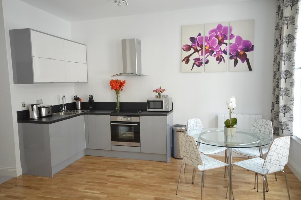 1A, Opera House 1St Floor By Indigo Flats Apartment London Bagian luar foto